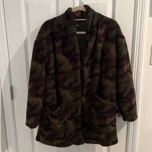 Army print Sherpa coat